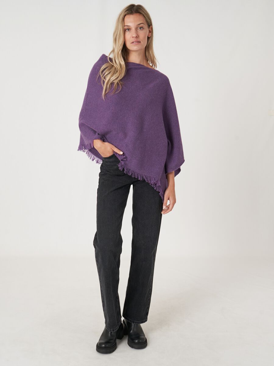 Fein gestrickter Poncho mit Fransen aus Bio-Kaschmir image number 134