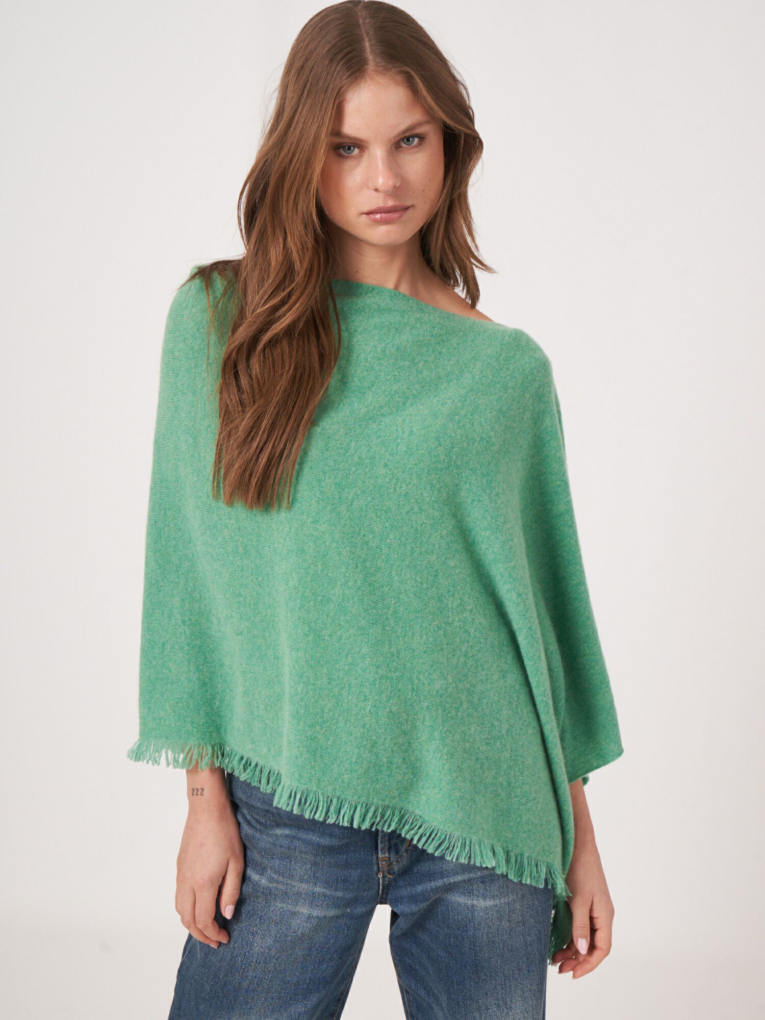 Organisch cashmere poncho met franjes