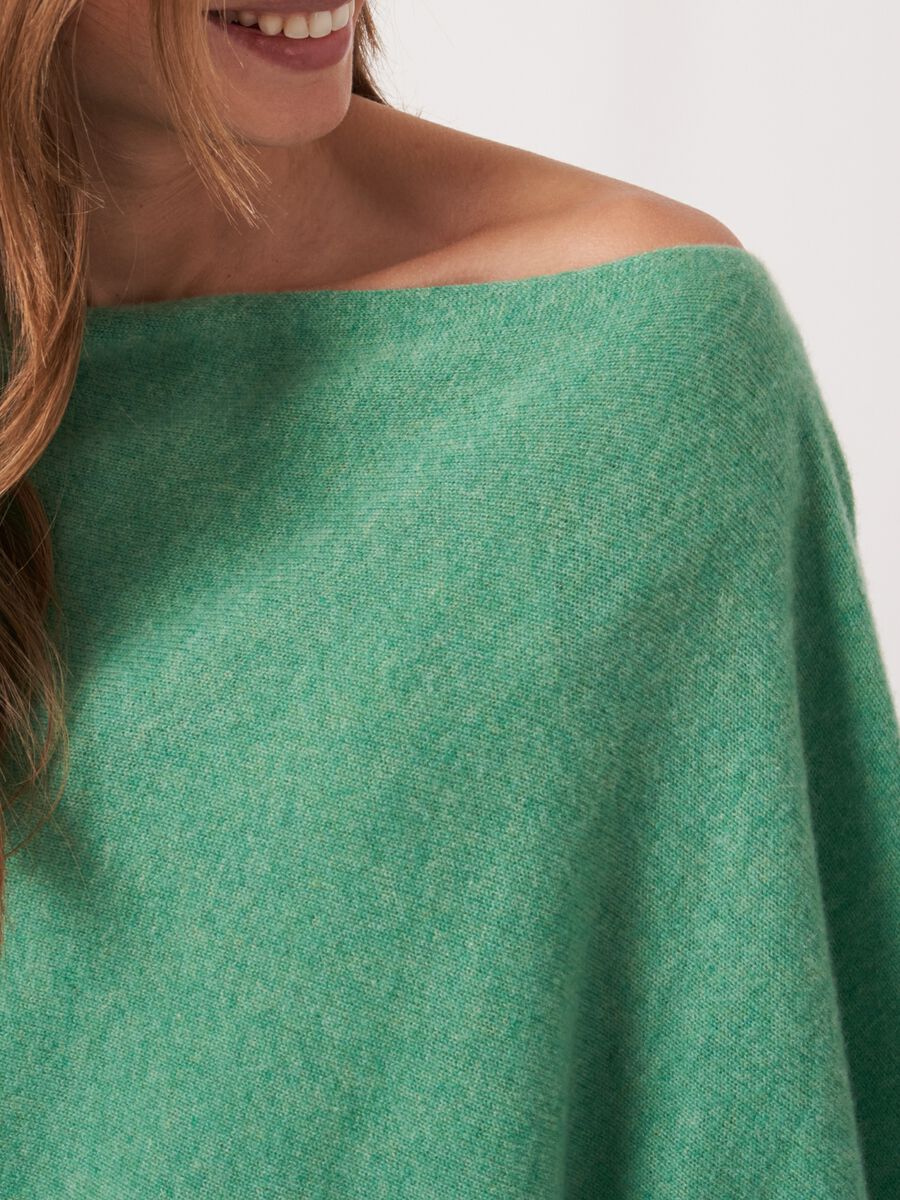 Fein gestrickter Poncho mit Fransen aus Bio-Kaschmir image number 93