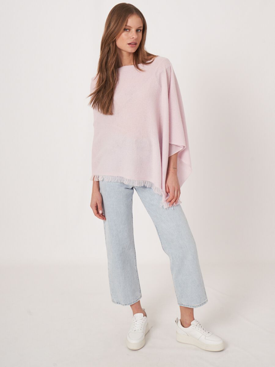 Fein gestrickter Poncho mit Fransen aus Bio-Kaschmir image number 99