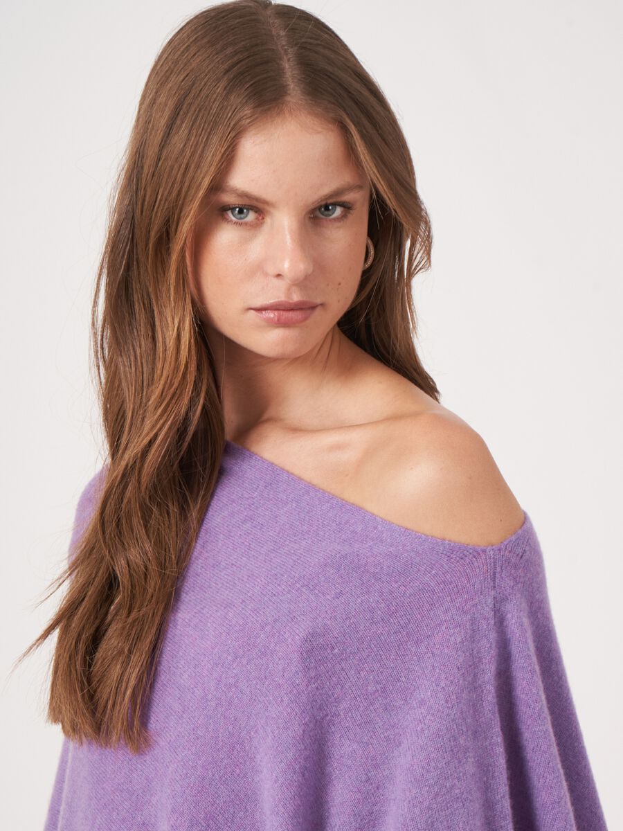 Fein gestrickter Poncho mit Fransen aus Bio-Kaschmir image number 102