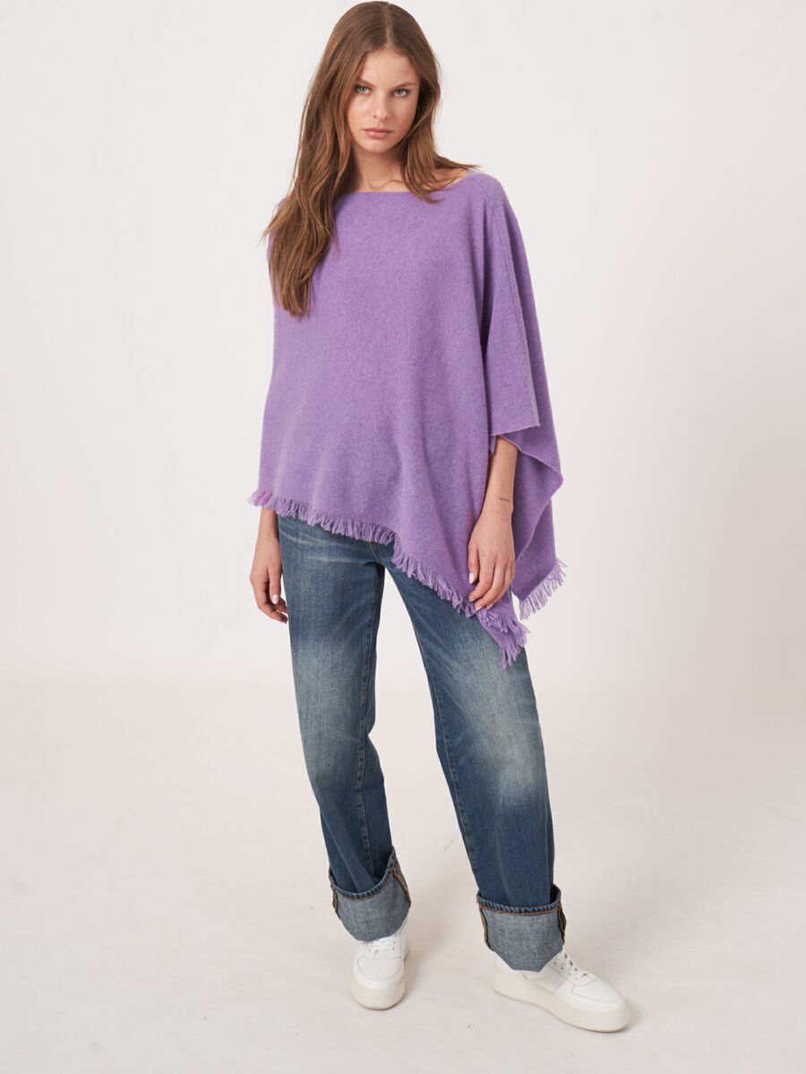 Fein gestrickter Poncho mit Fransen aus Bio-Kaschmir image number 104
