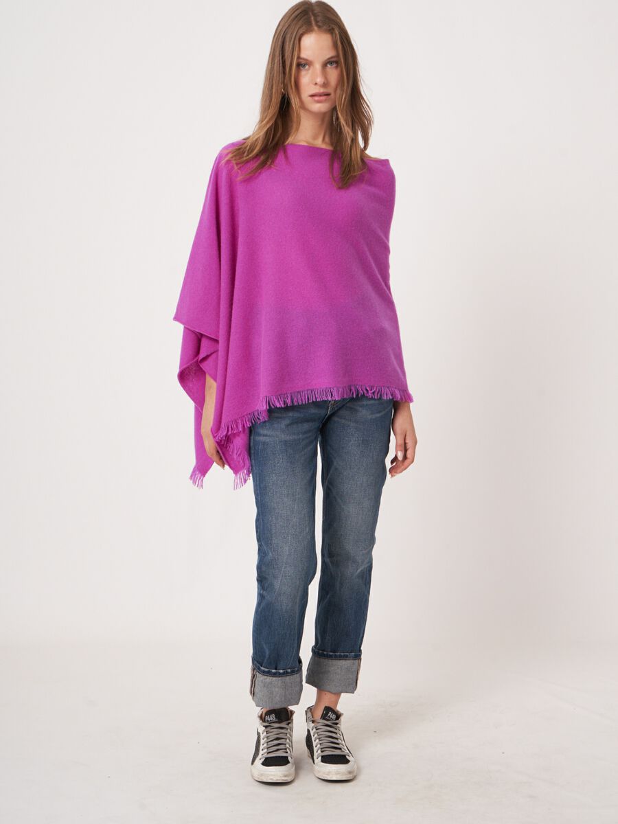 Fein gestrickter Poncho mit Fransen aus Bio-Kaschmir image number 109