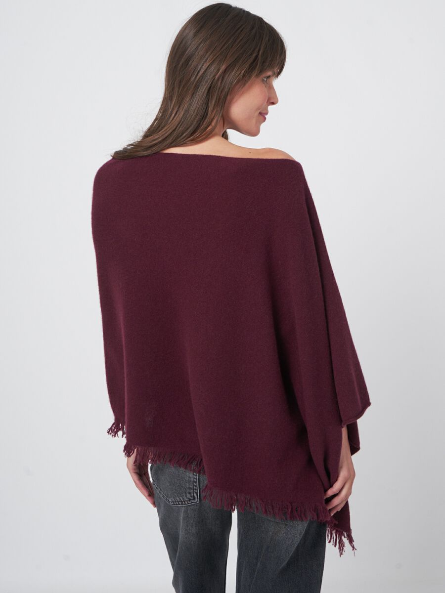 Fein gestrickter Poncho mit Fransen aus Bio-Kaschmir image number 72