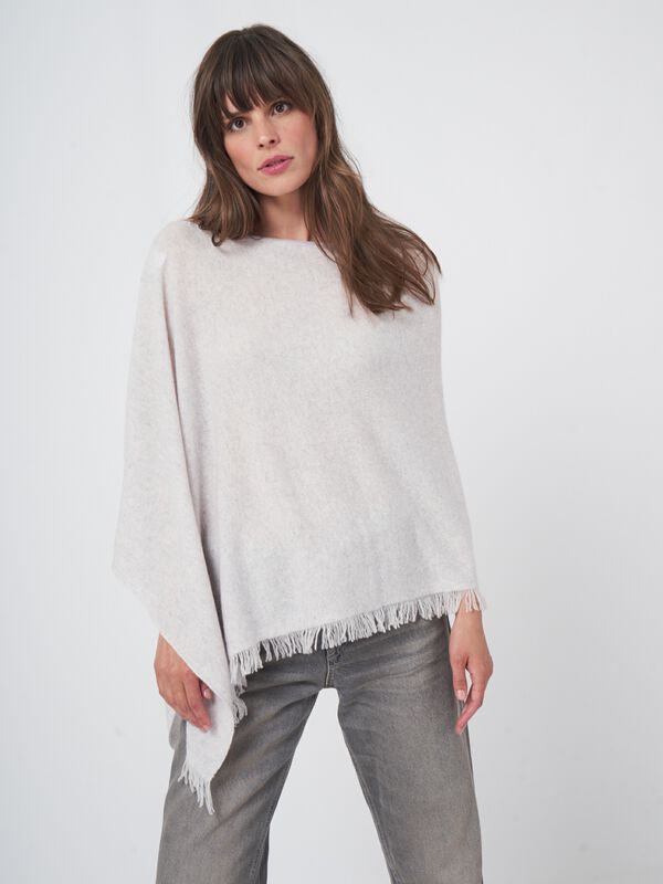 Fein gestrickter Poncho mit Fransen aus Bio-Kaschmir image number 1