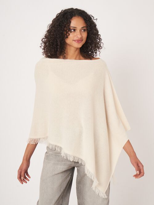 Organisch cashmere poncho met franjes
