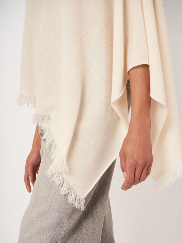 Fine knit organic cashmere poncho with fringes image number 2