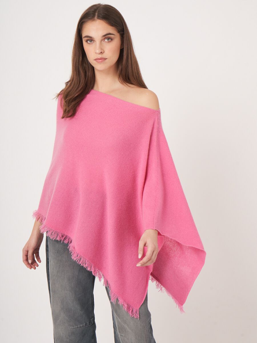 Fein gestrickter Poncho mit Fransen aus Bio-Kaschmir image number 47