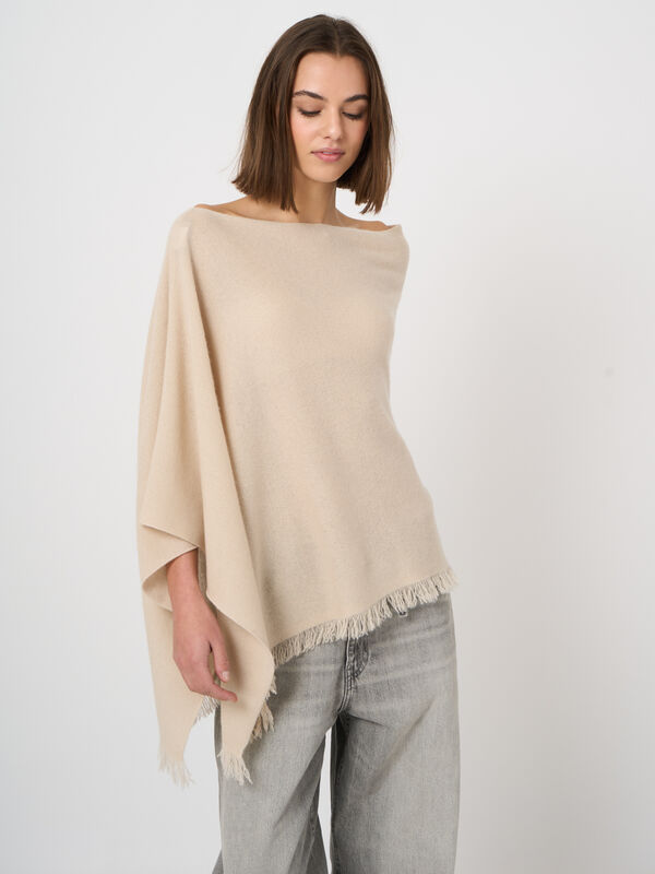 Fine-knit organic cashmere poncho with fringe image number 2