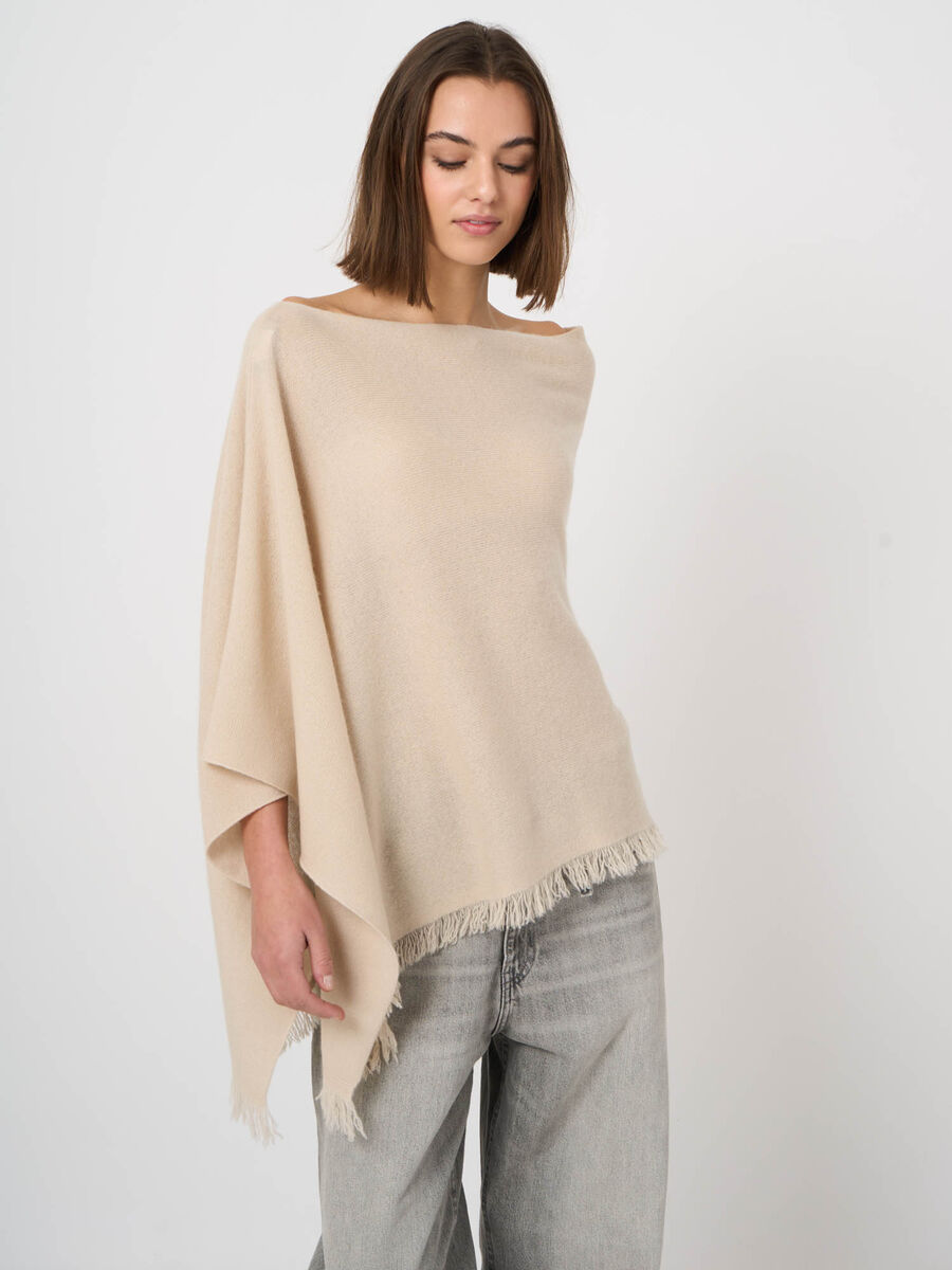 Fine-Knit Cashmere Poncho with Fringed Edges image number 2