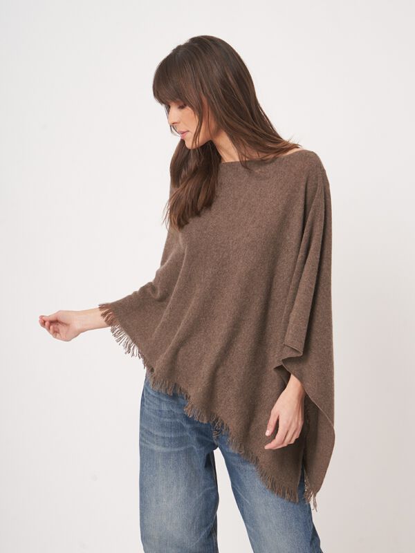 Poncho femme en cachemire — maille fine & franges élégantes image number 1