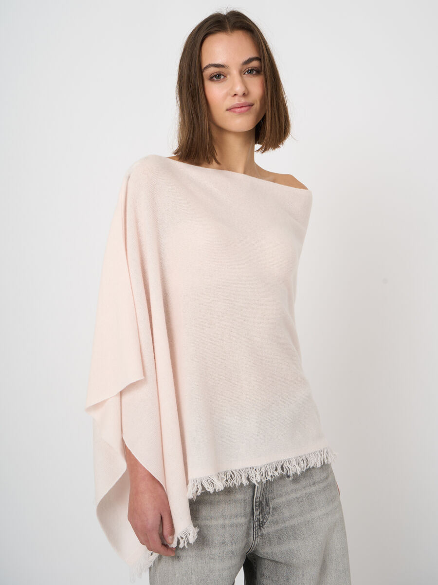 Fine-knit organic cashmere poncho with fringe image number 0