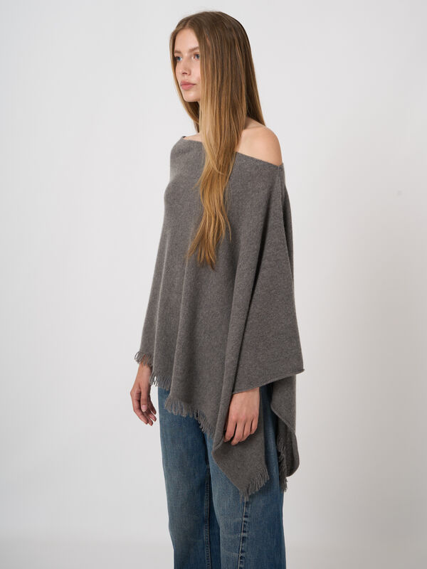 Feinstrick-Poncho aus Kaschmir mit Fransen image number 1