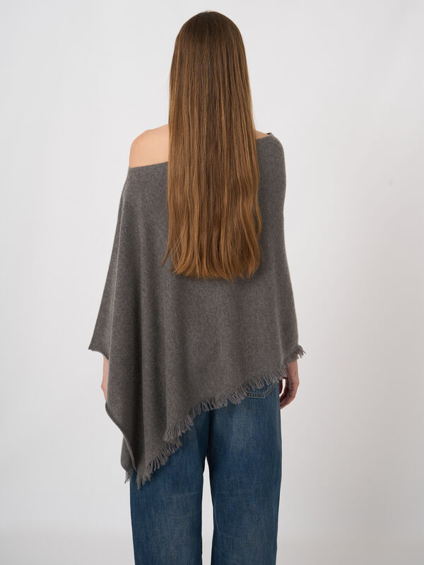 Feinstrick-Poncho aus Kaschmir mit Fransen image number 2