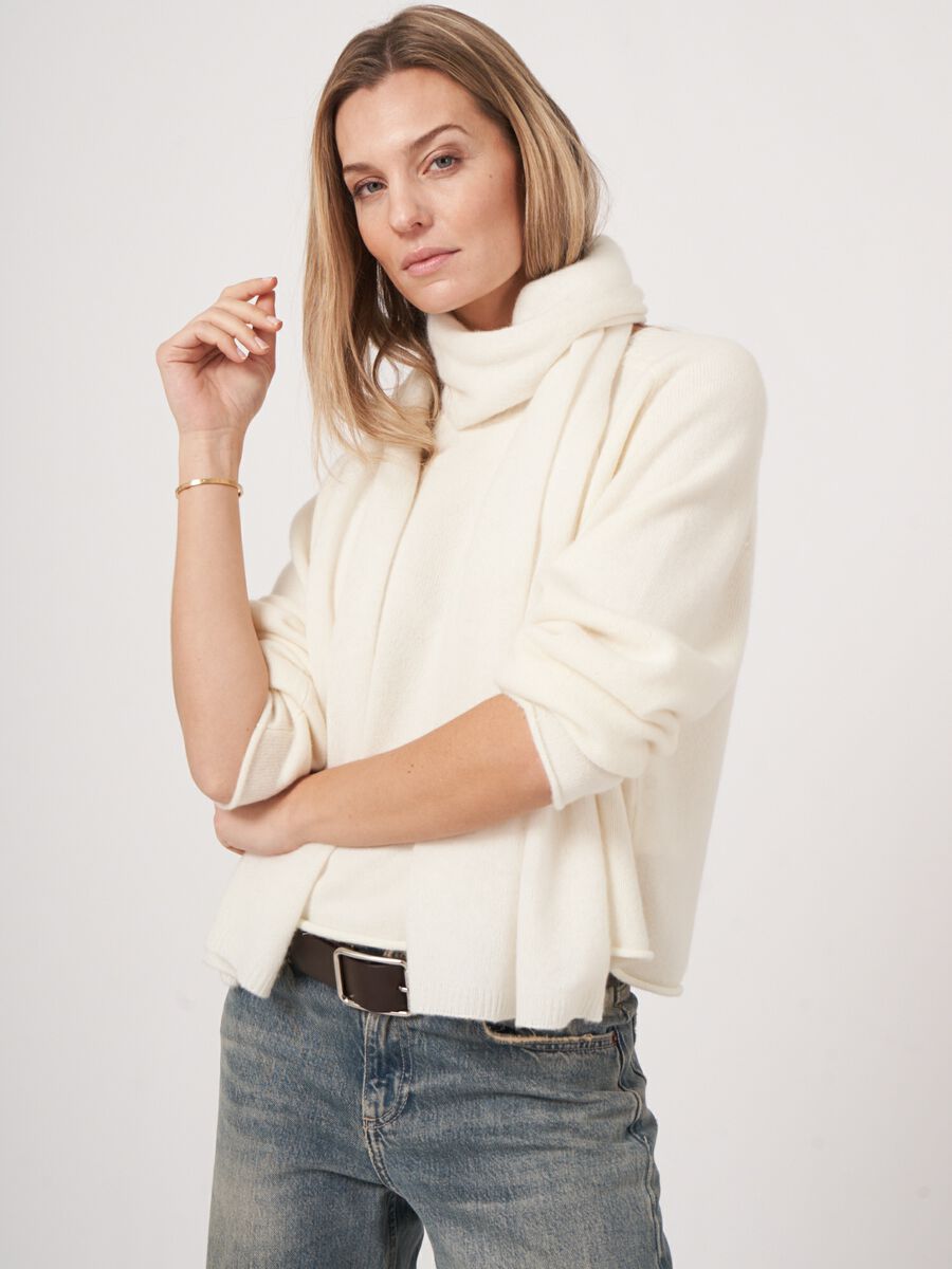 Fijngebreide sjaal van biologisch kasjmier image number 1