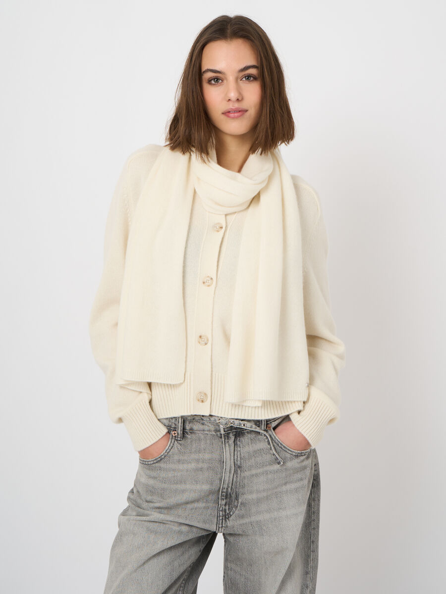 Organic cashmere fine-knit scarf image number 4