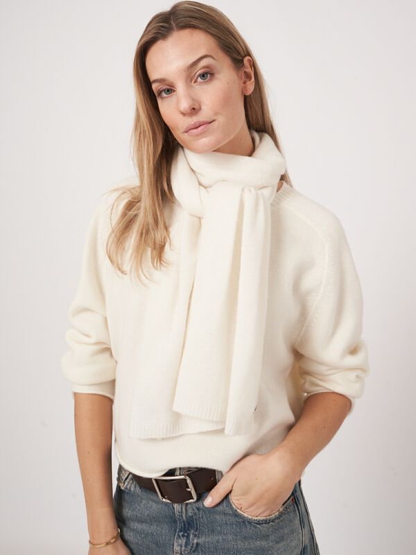 Écharpe femme en cachemire — maille fine & style repeat image number 3