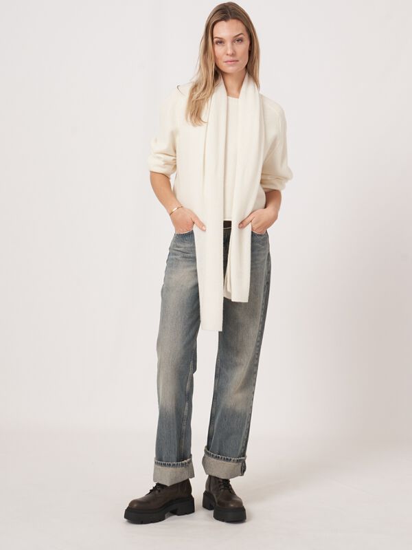 Écharpe femme en cachemire — maille fine & style repeat image number 4