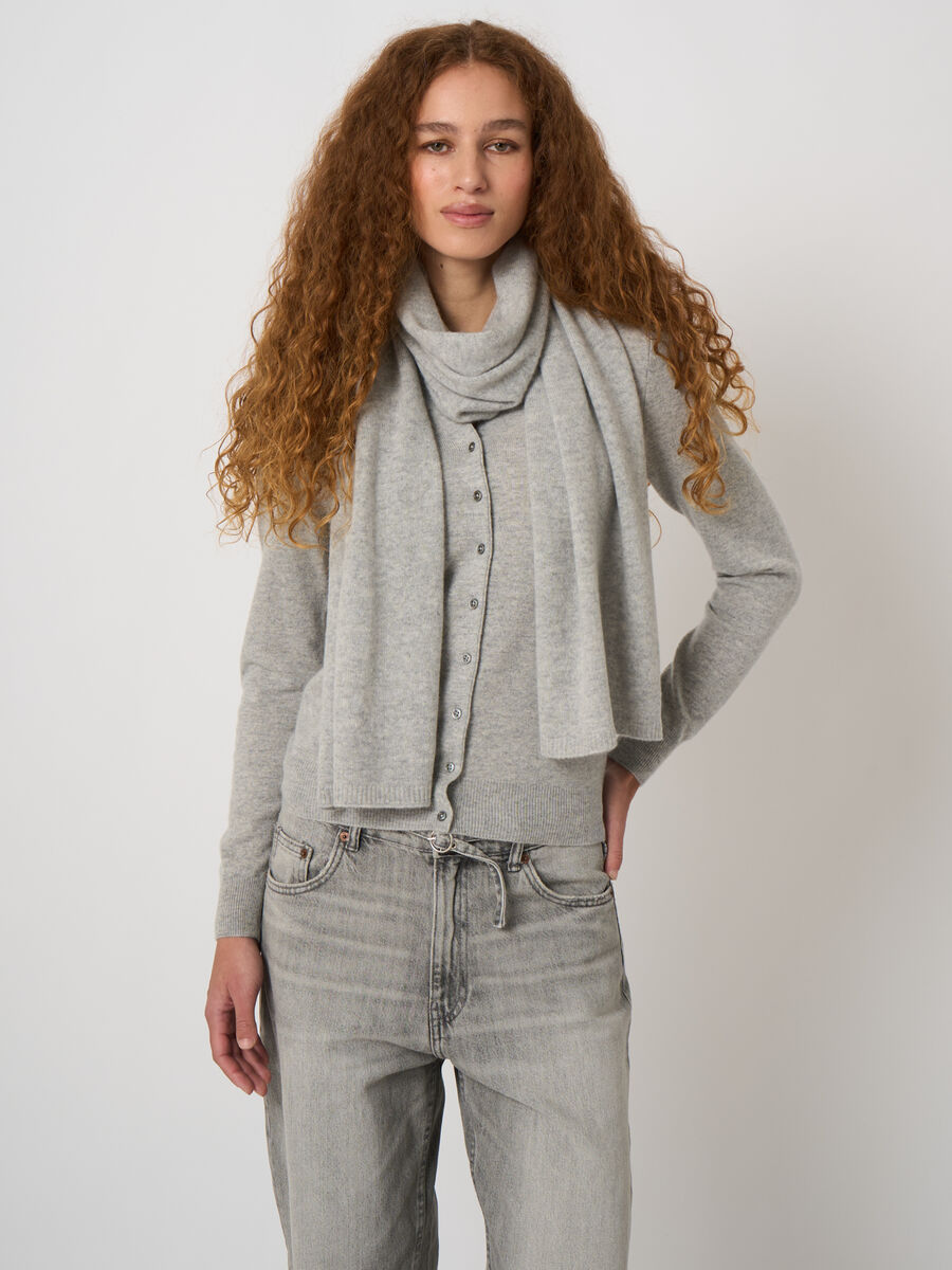 Organic cashmere fine-knit scarf image number 2