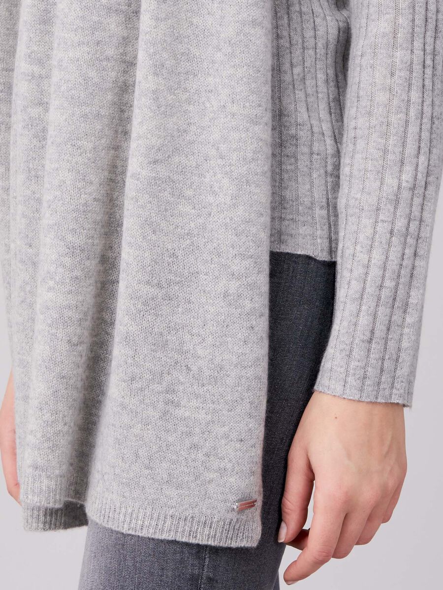 Fine knit organic cashmere scarf image number 49