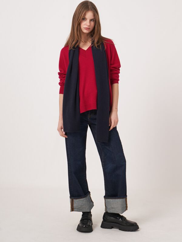 Fine knit organic cashmere scarf image number 4