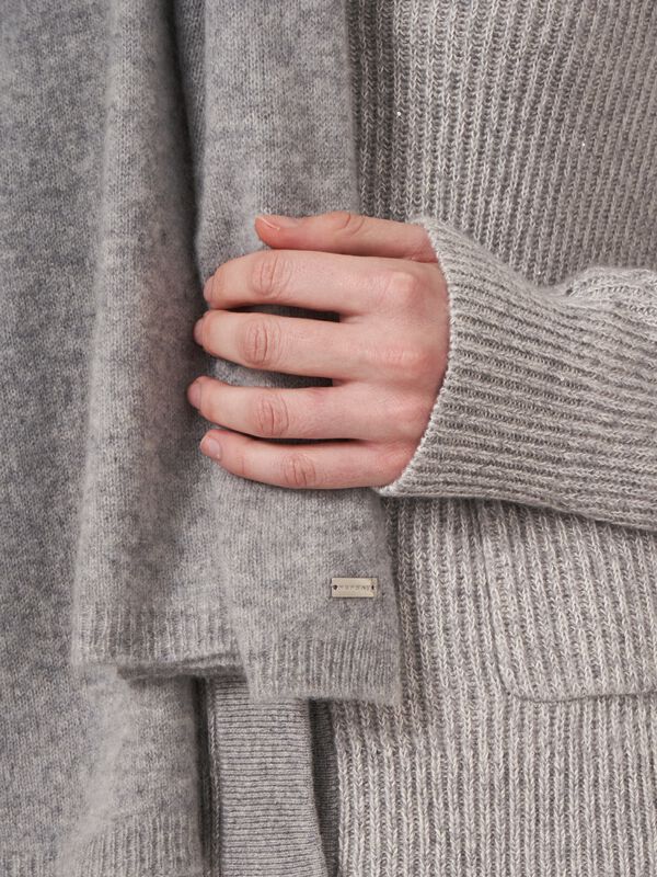 Basic-Feinstrickschal aus Bio-Kaschmir image number 1