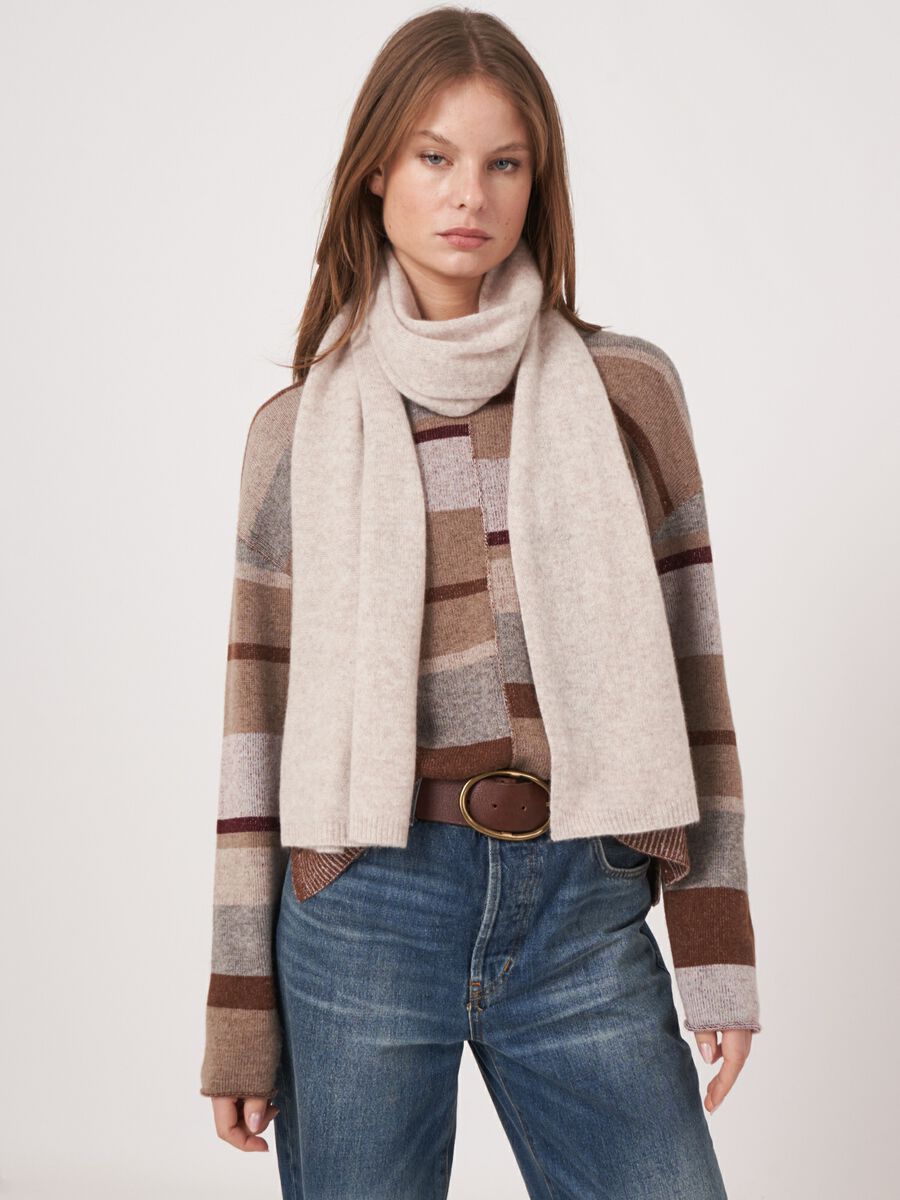 Fine knit organic cashmere scarf image number 0