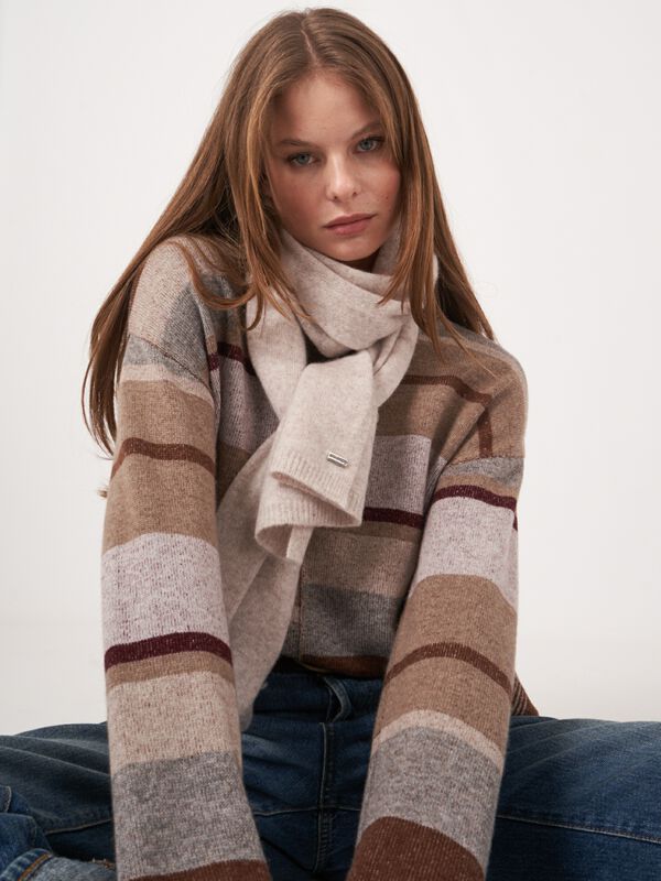 Écharpe femme en cachemire — maille fine & style repeat image number 2