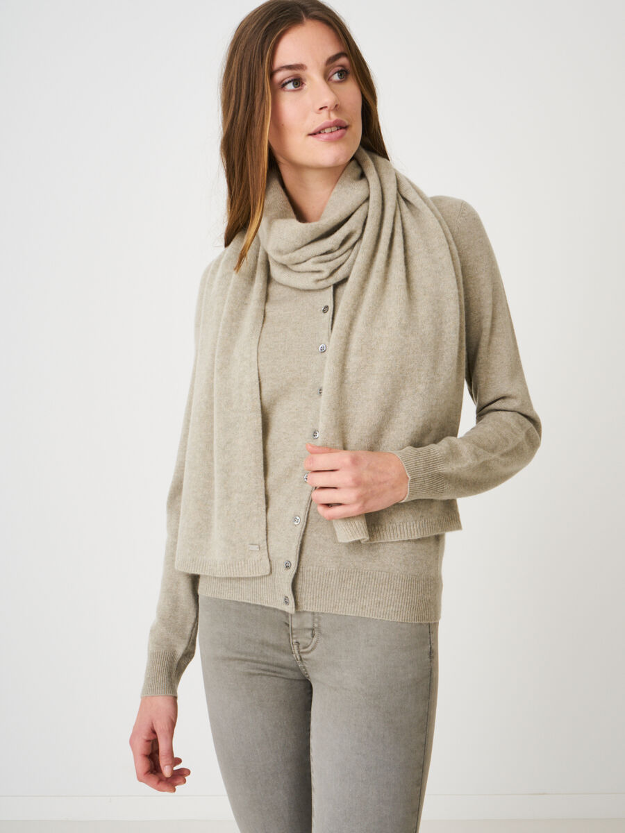 Fine knit organic cashmere scarf image number 133