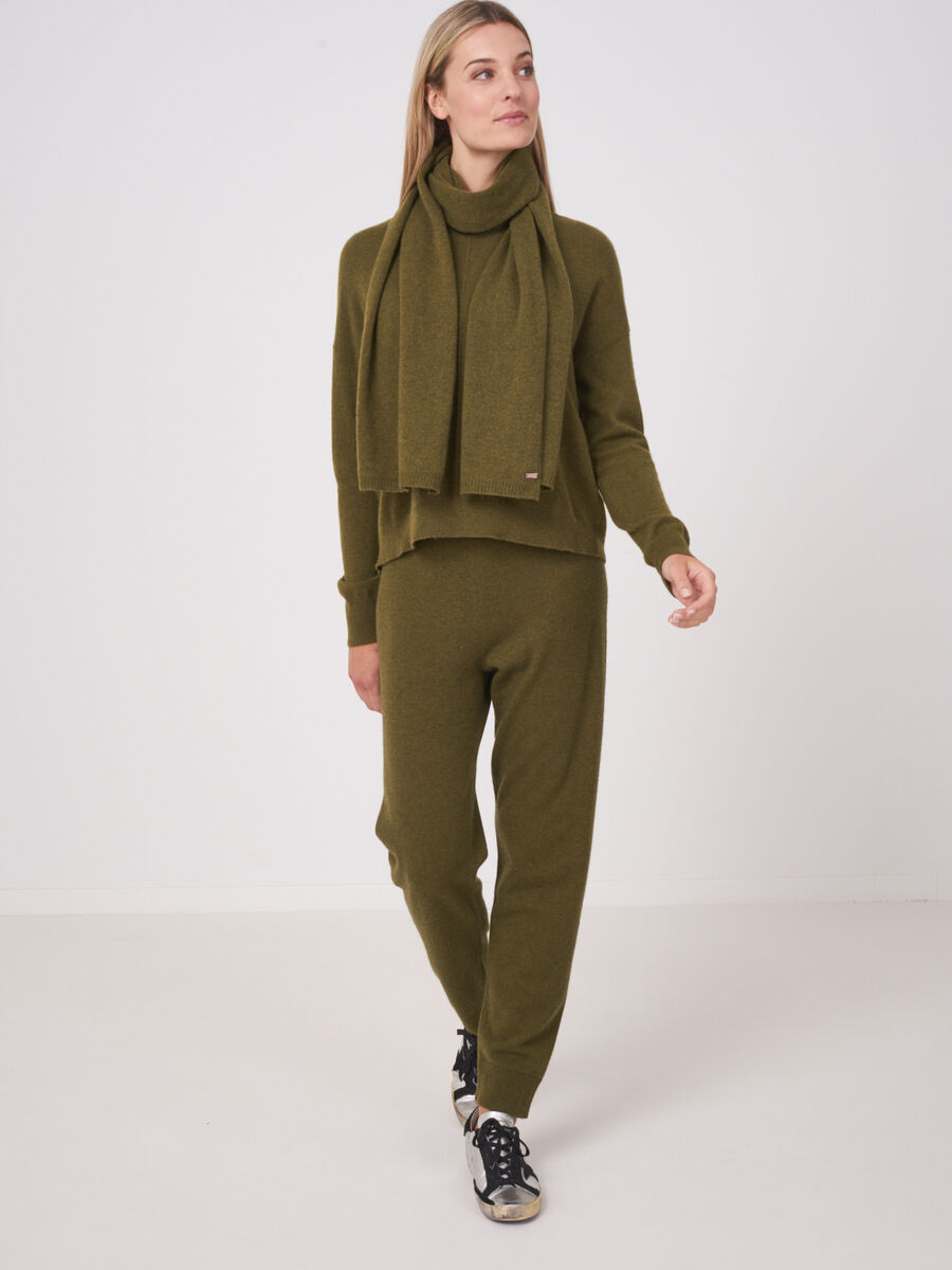 Fine knit organic cashmere scarf image number 164