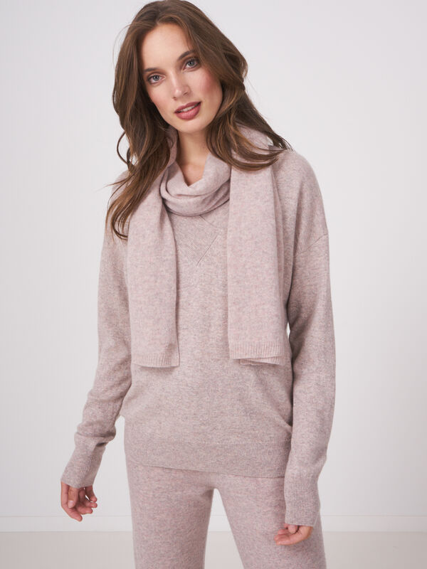 Fine knit organic cashmere scarf image number 0