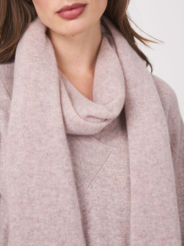 Fine knit organic cashmere scarf image number 2