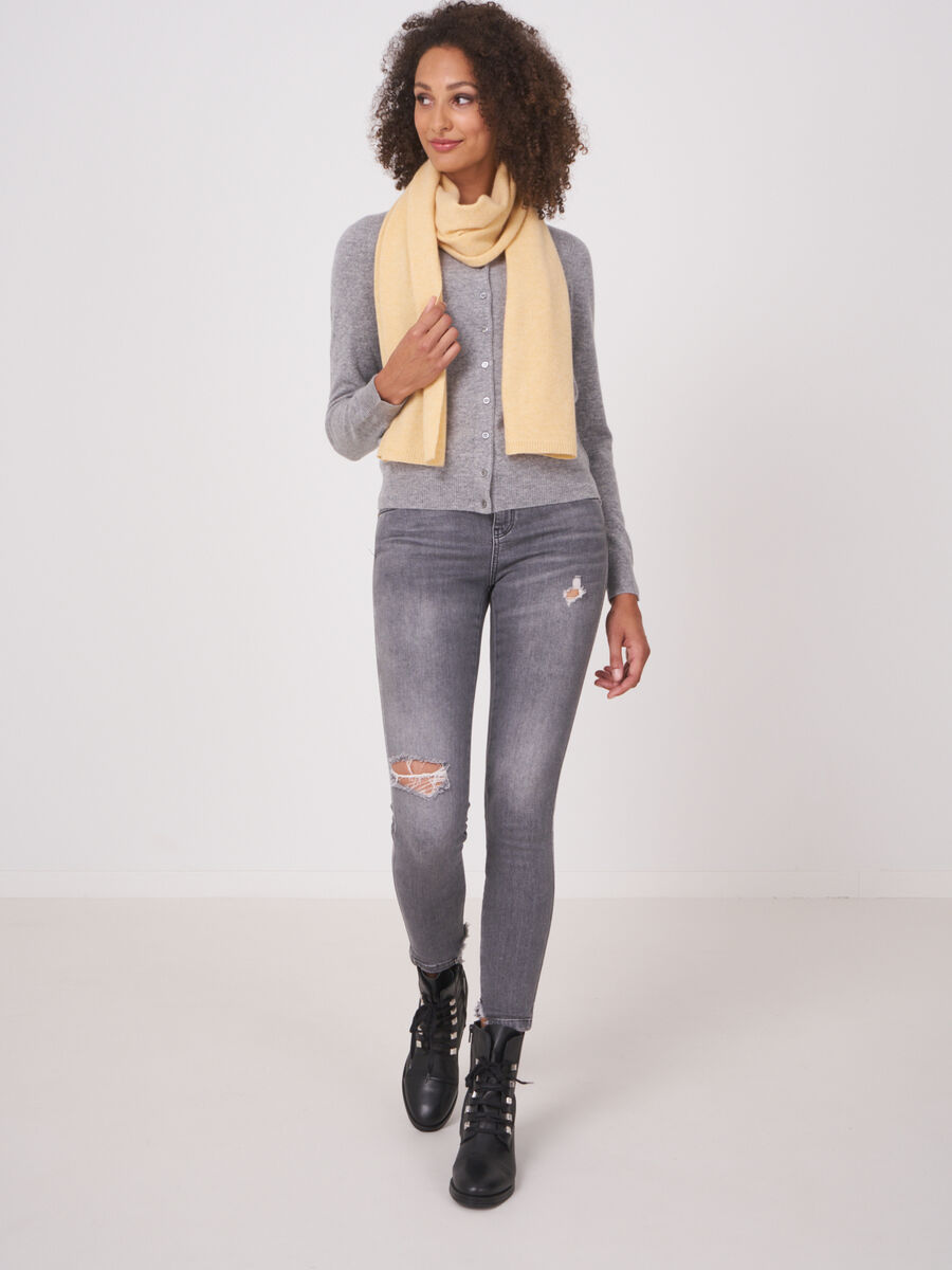 Fine knit organic cashmere scarf image number 200