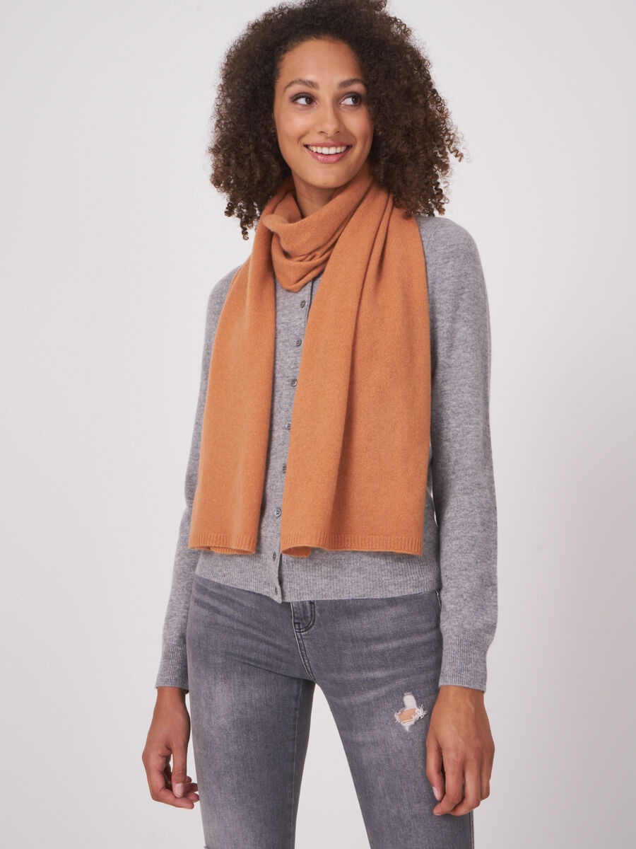 Fine knit organic cashmere scarf image number 201