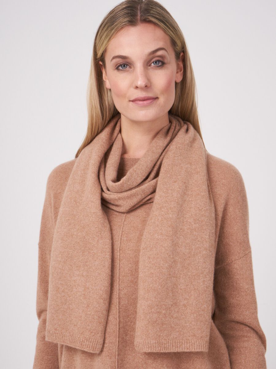 Fine knit organic cashmere scarf image number 210