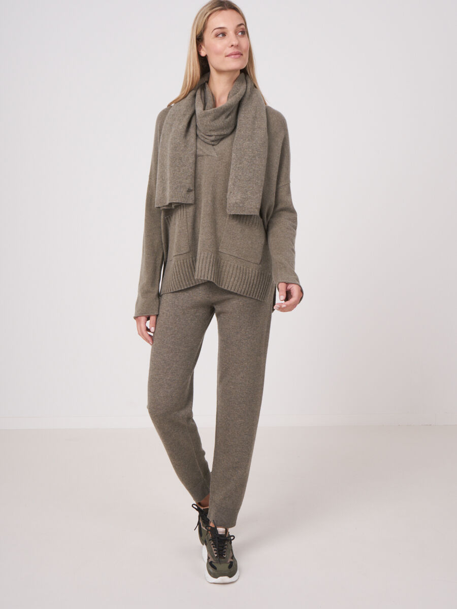 Fine knit organic cashmere scarf image number 216