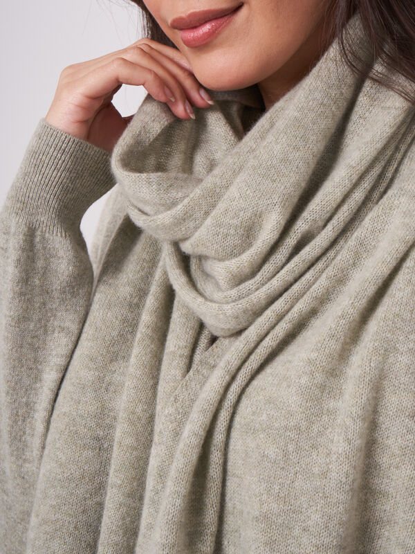 Organic cashmere fine-knit scarf image number 2
