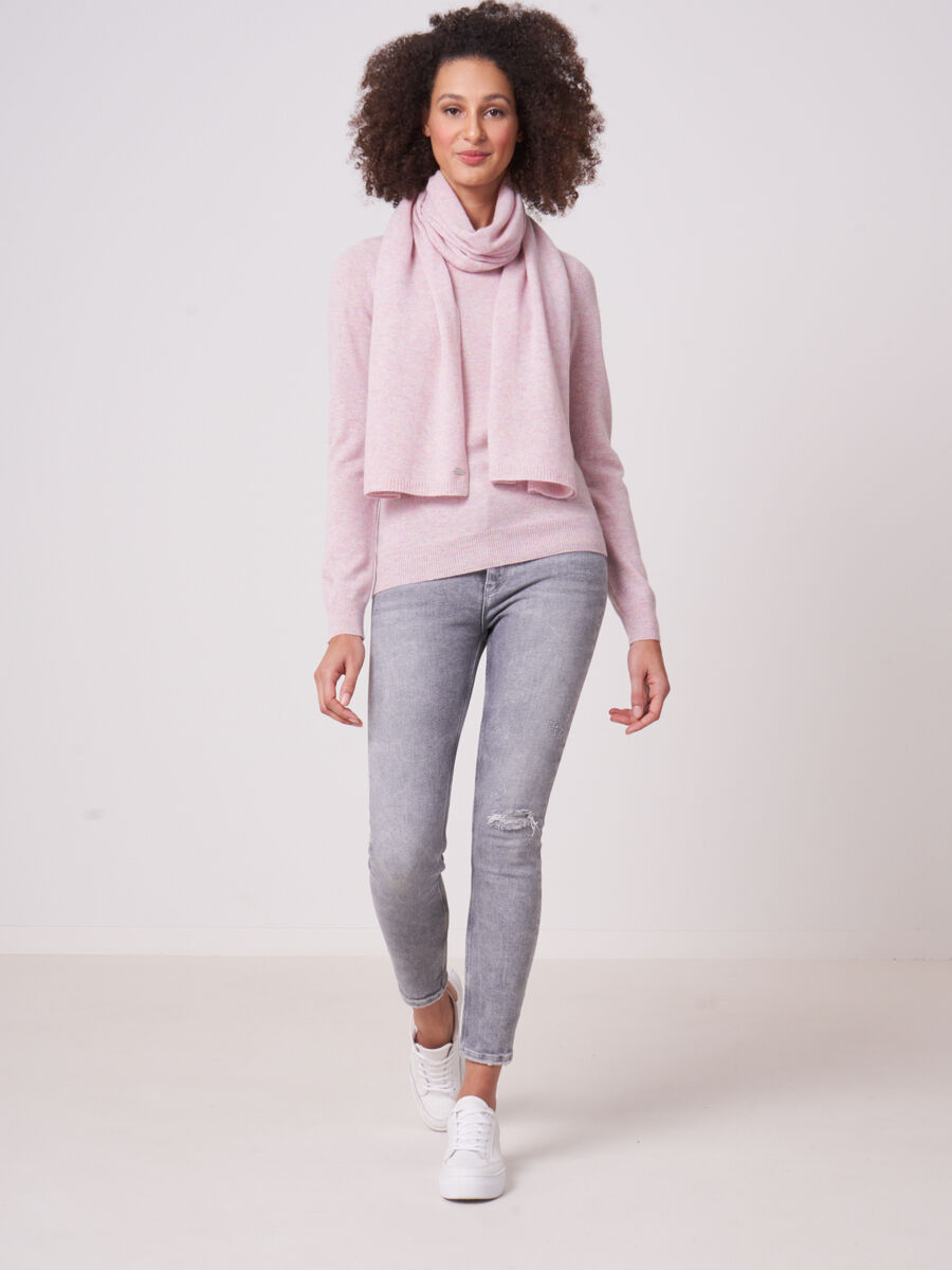 Fine knit organic cashmere scarf image number 236