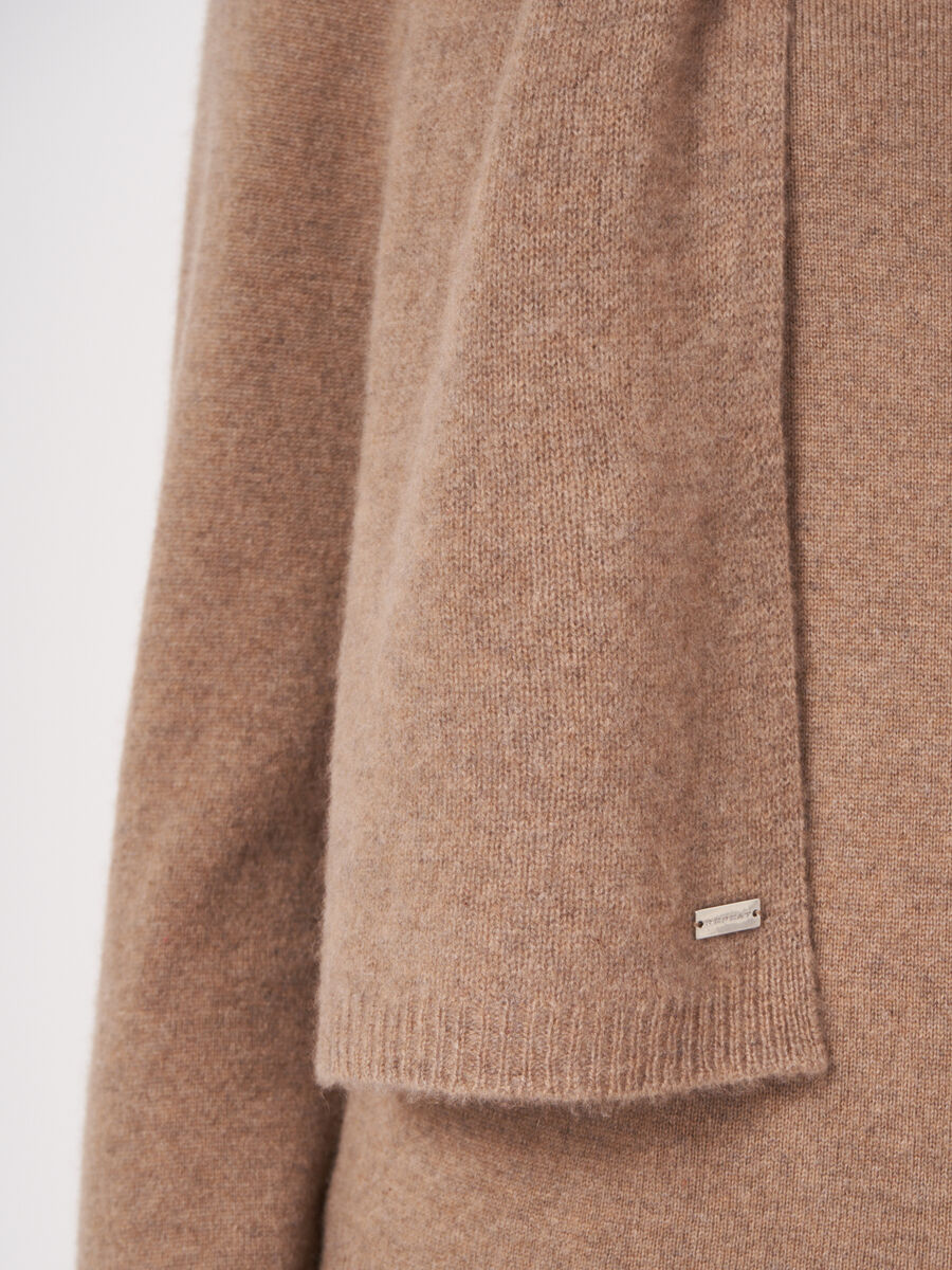 Fine knit organic cashmere scarf image number 252