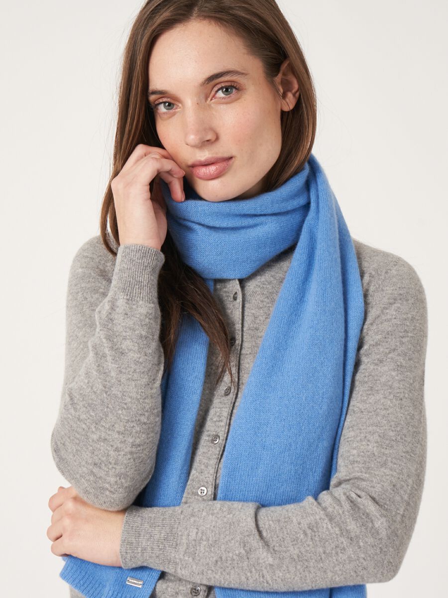 Fine knit organic cashmere scarf image number 117