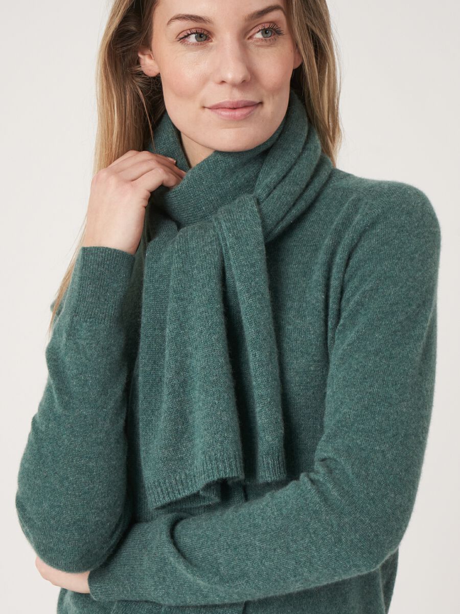 Fine knit organic cashmere scarf image number 126