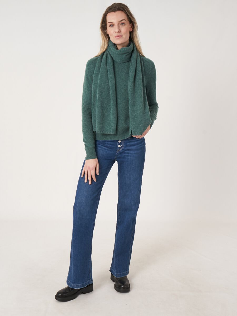 Fine knit organic cashmere scarf image number 127