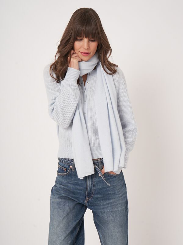 Basic-Feinstrickschal aus Bio-Kaschmir image number 2