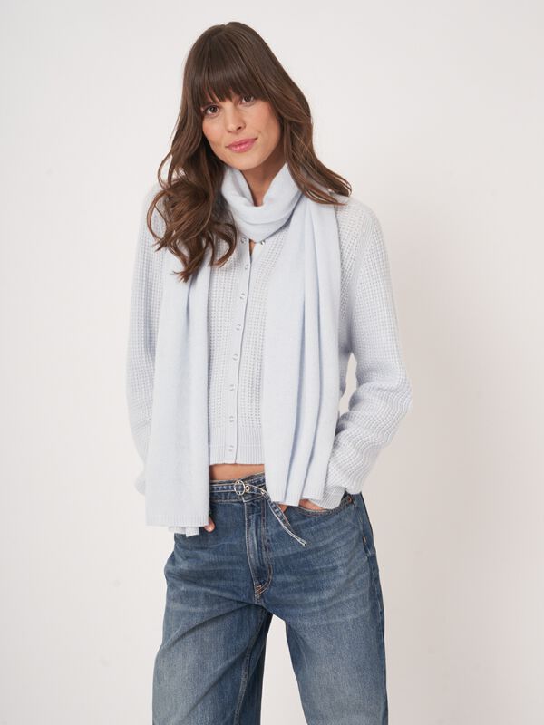 Basic-Feinstrickschal aus Bio-Kaschmir image number 3