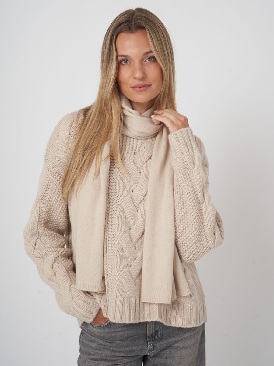 Fine knit organic cashmere scarf image number 2