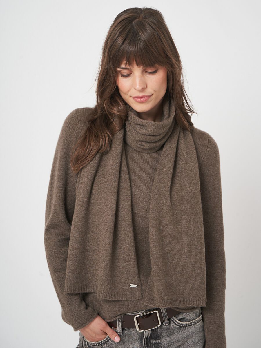 Fijngebreide sjaal van biologisch kasjmier image number 2