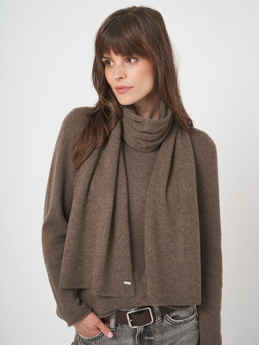 Fijngebreide sjaal van biologisch kasjmier image number 5