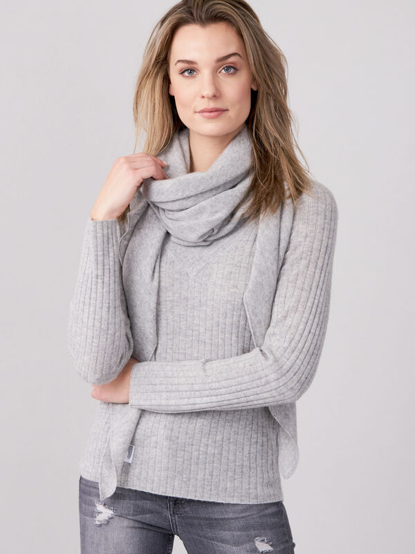 Fine knit organic cashmere triangular scarf image number 70