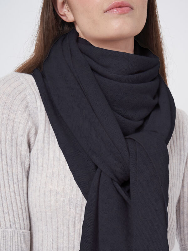 Fine knit organic cashmere triangular scarf image number 5