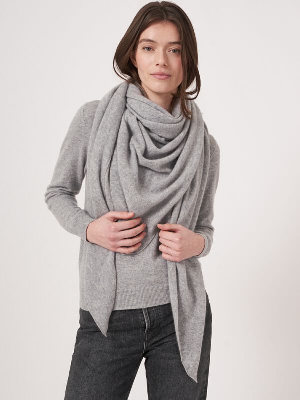 Foulard triangulaire femme — maille fine & cachemire repeat image number 2